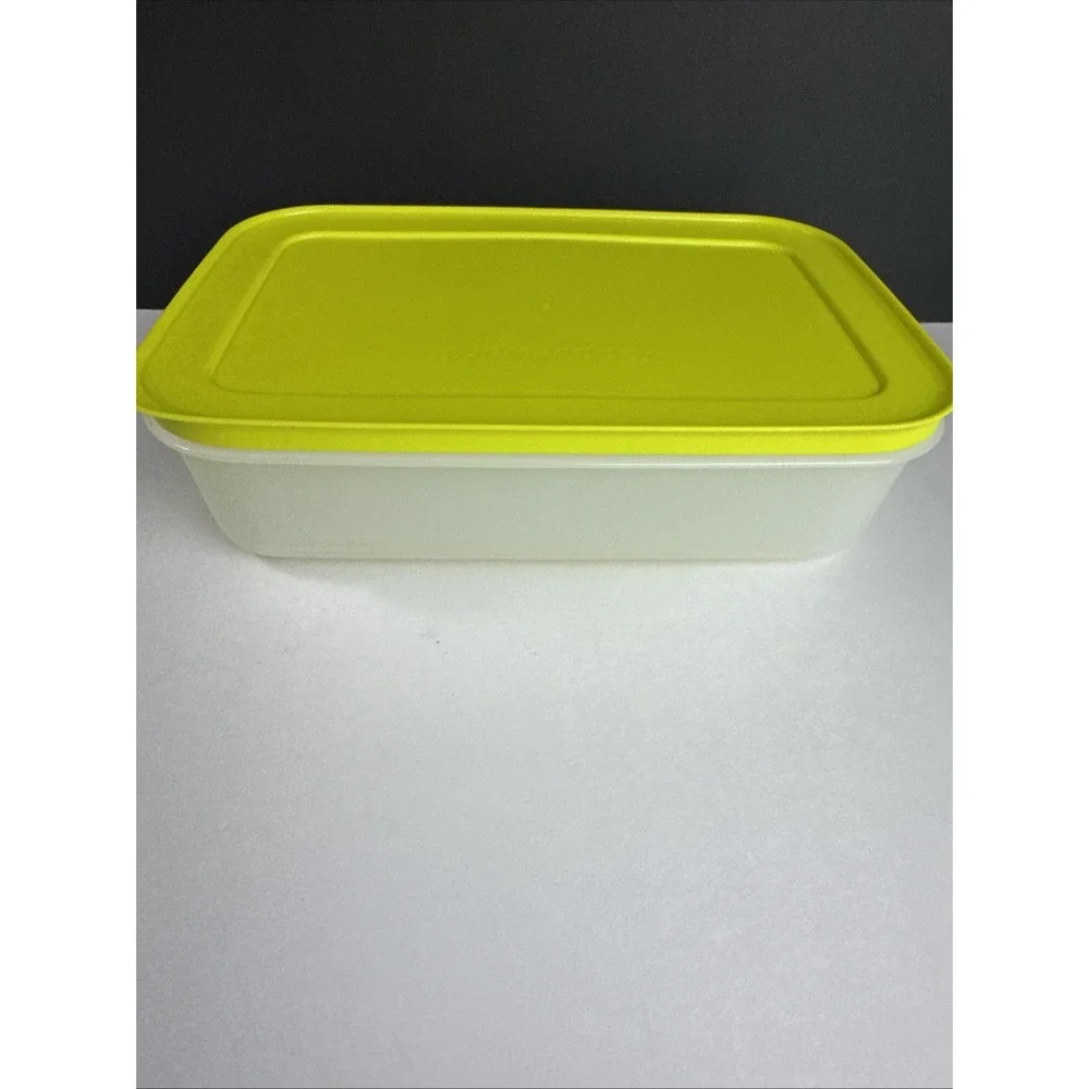 Tupperware Freezer Mates Plus Medium Shal Snowflake Container 1L / 4.25 Cup